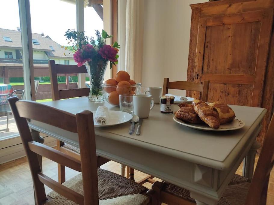 Bel Appartement Au Calme A 5 Minutes Du Village Menthon-Saint-Bernard Extérieur photo