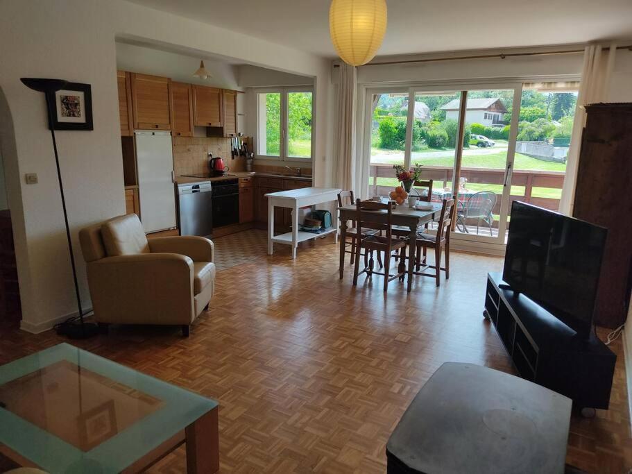 Bel Appartement Au Calme A 5 Minutes Du Village Menthon-Saint-Bernard Extérieur photo